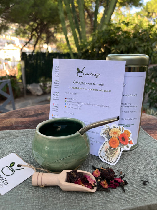 Matecito Especial Verde Flores